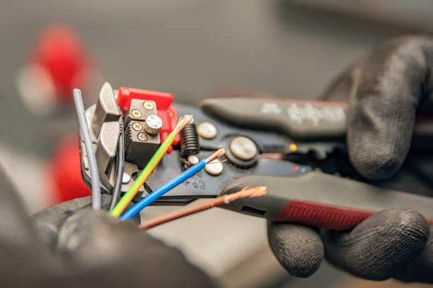 Best Emergency Electrical Repair  in Hinckley, IL